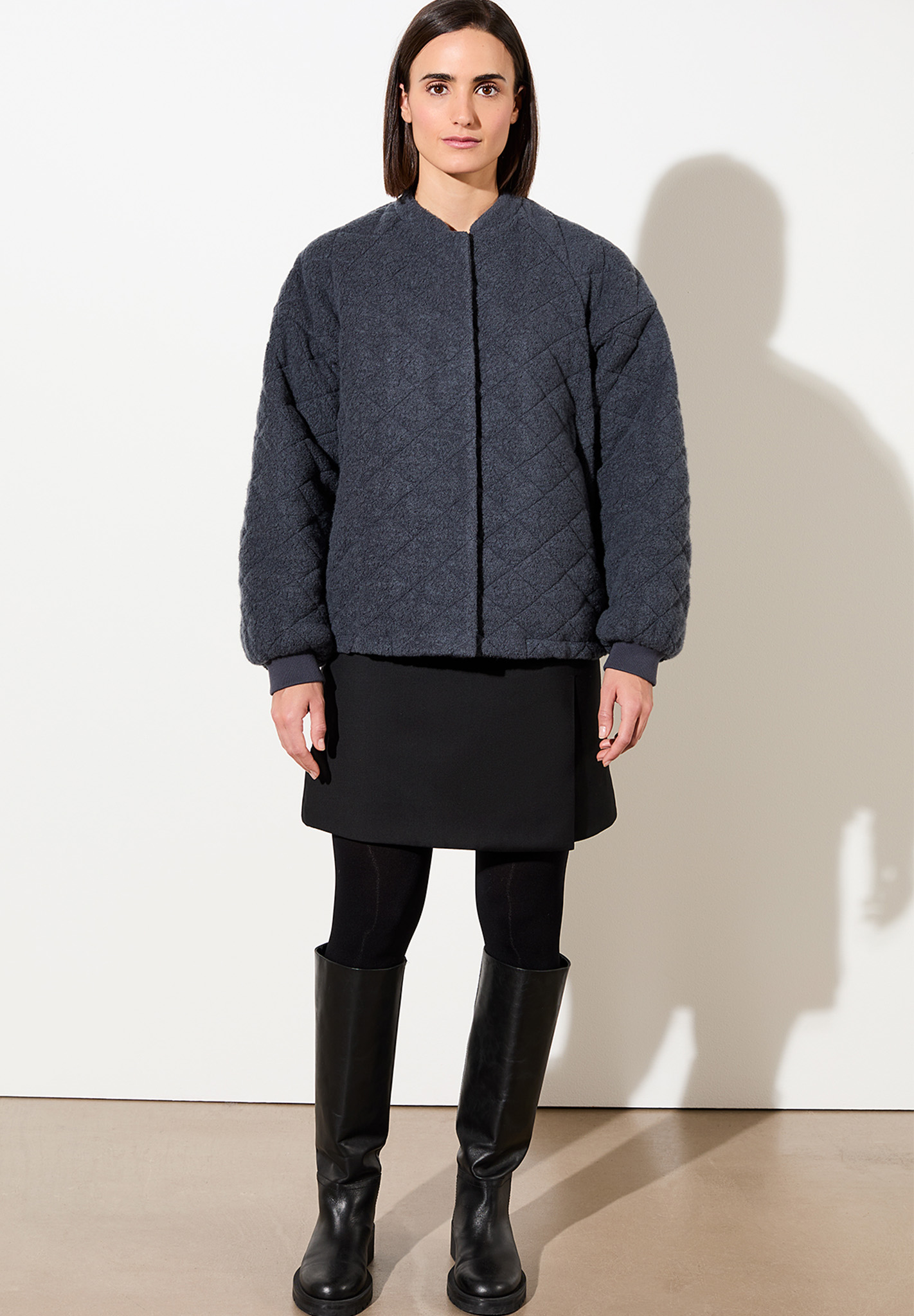 LANGERCHEN Jacket Bornite Strickwaren, Pullover, Mantel, Schuh, Person