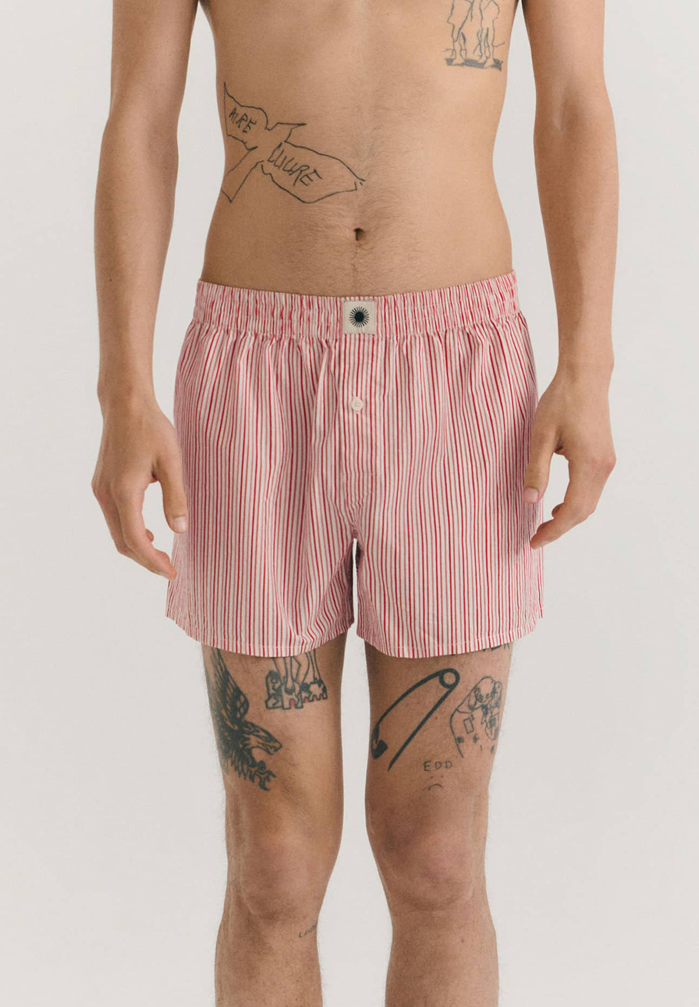 Bekleidung, Kurze Hosen, Badehose, Haut, Tätowierung