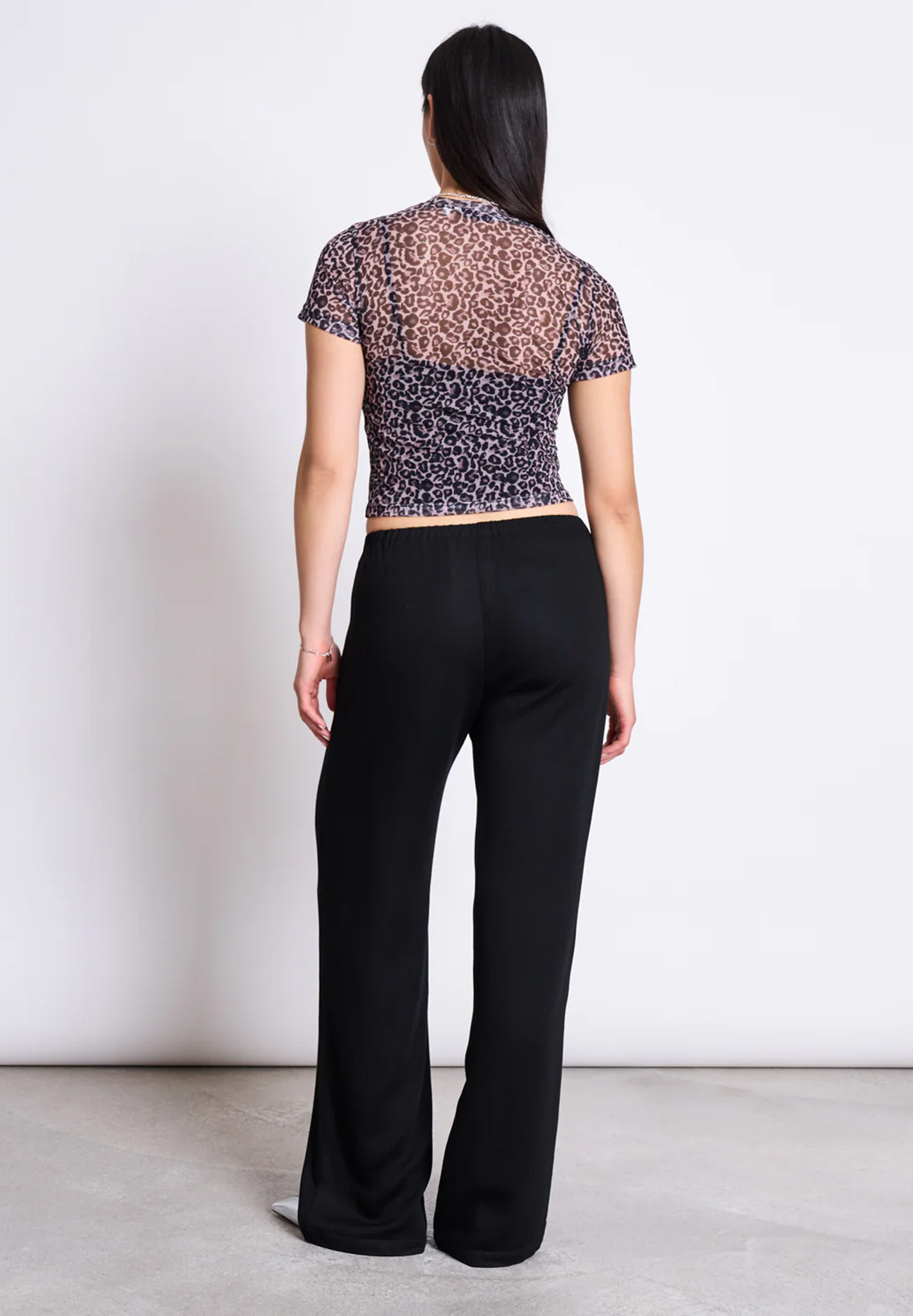 Hosen, Bluse, Ärmel, Person, Frau
