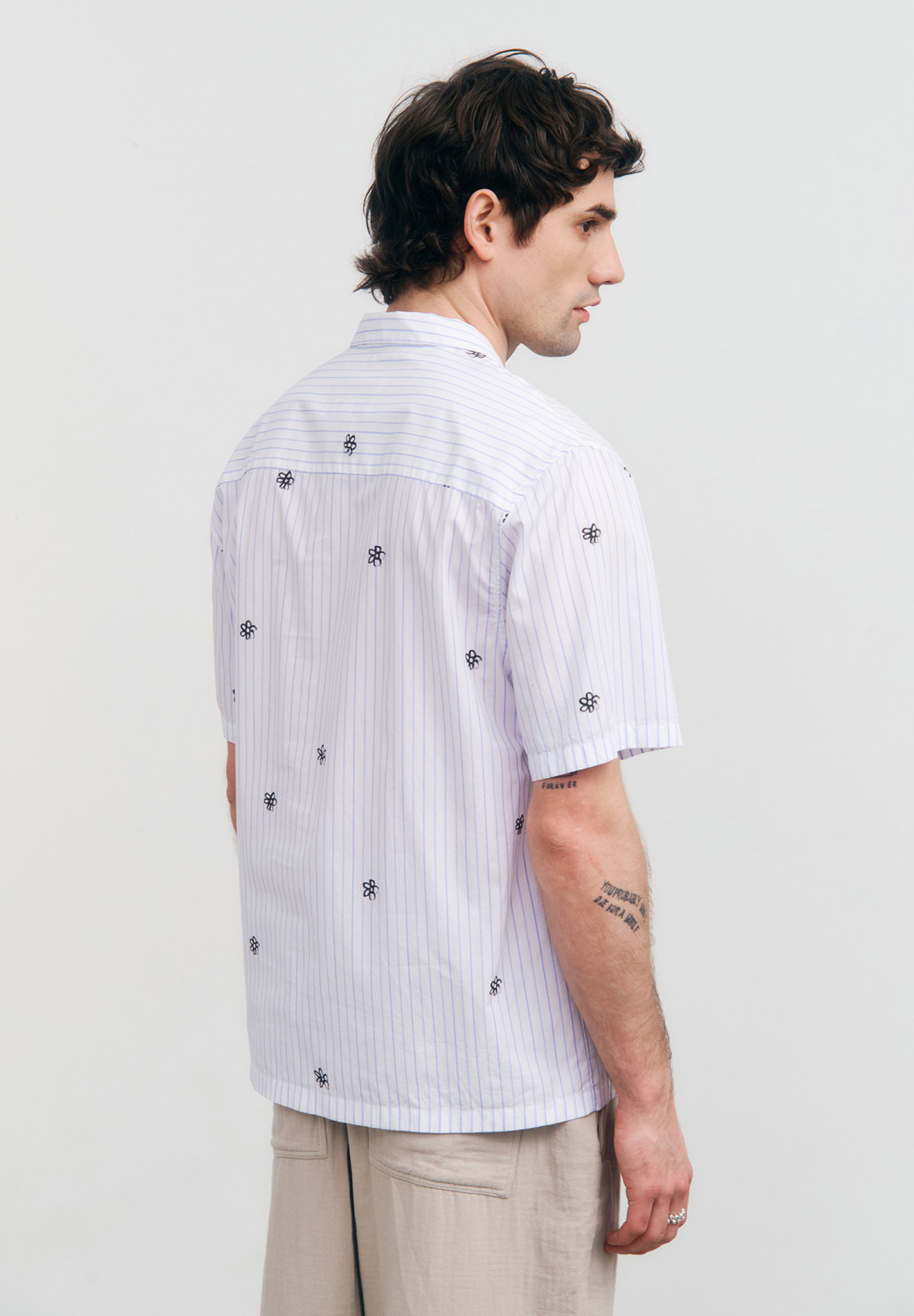 Hemd, Kurzarm, Streifen, Pusteblumen- Muster, helllblau