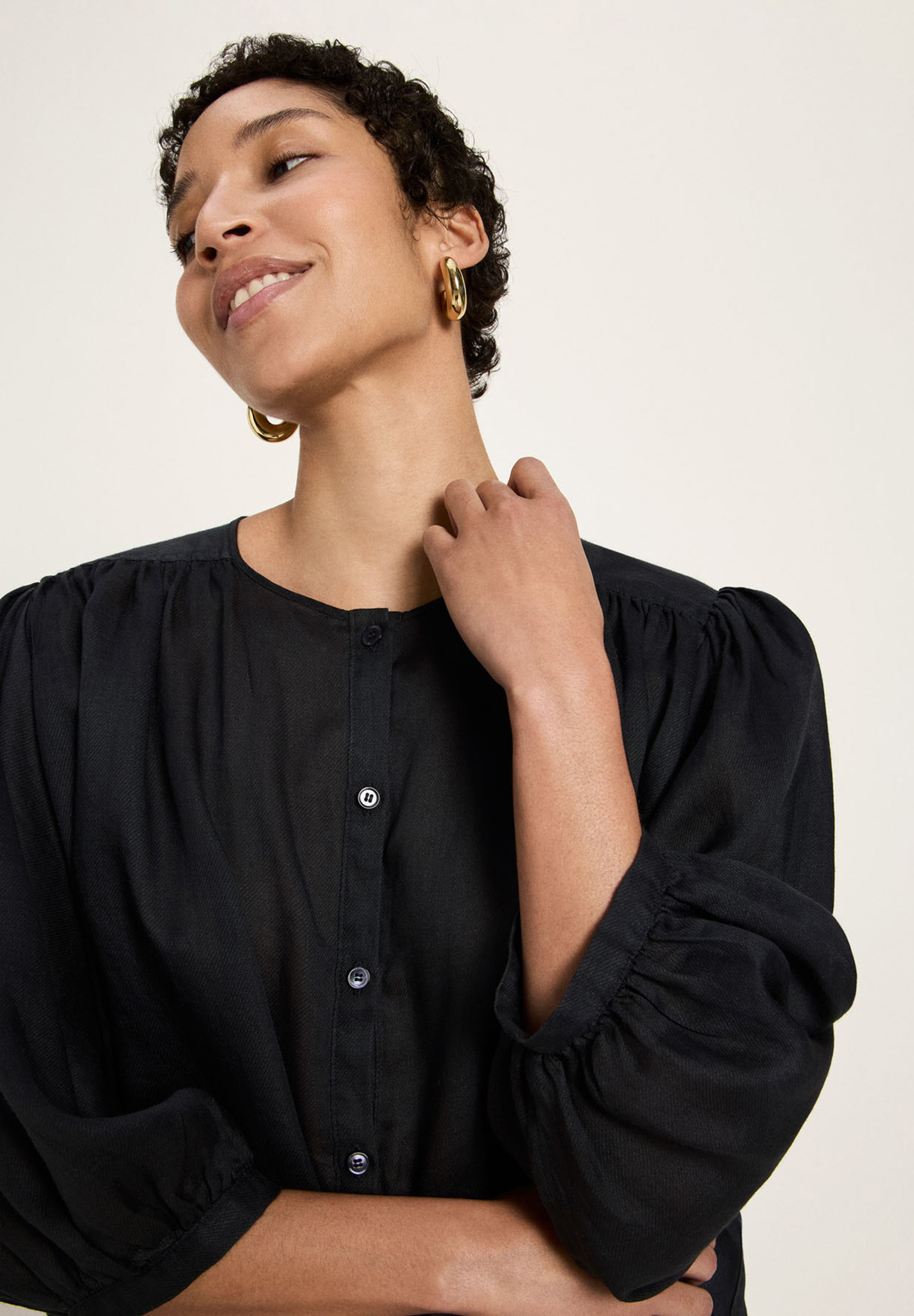 Bluse, Gesicht, Kopf, Person, Hals