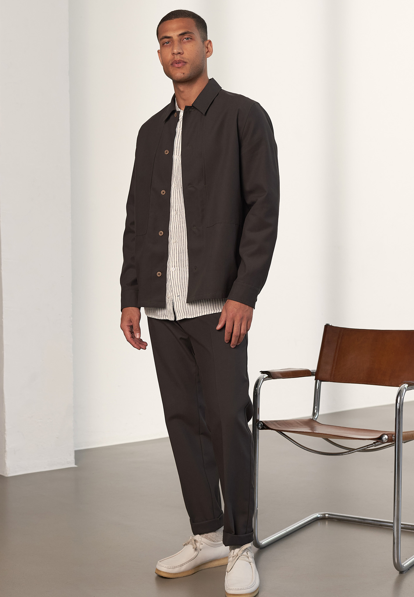 Person, Stehend, Anzug, Blazer, Mantel