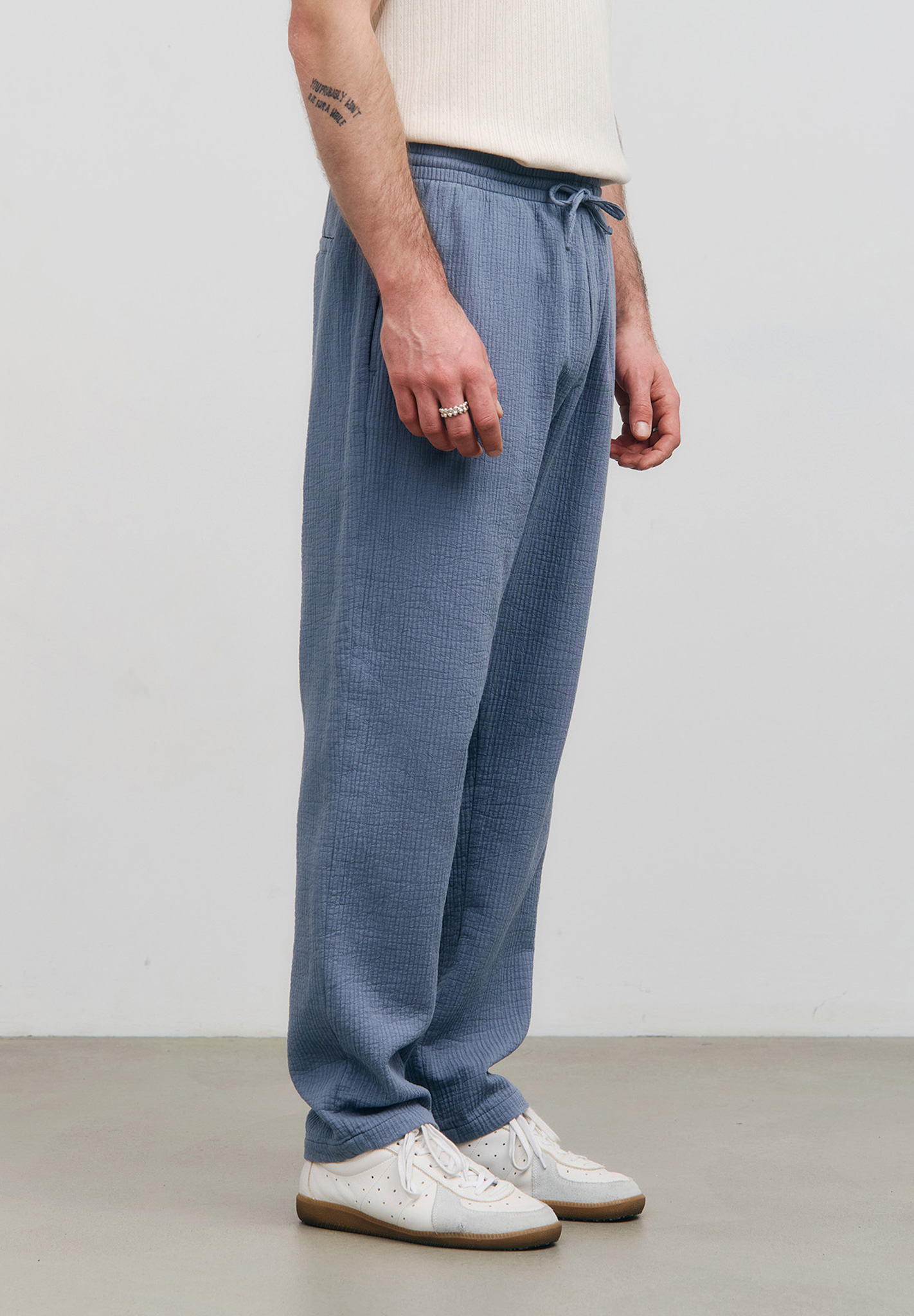 Hose, Jogginghose, Samtige Textur, Gebrauchstaugliche Freizeithose, Grau-blau