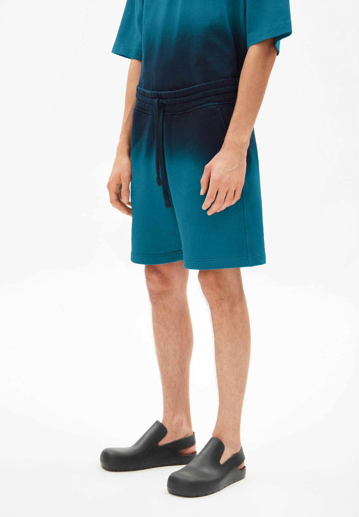 ARMEDANGELS Maarco Degradé Fleeceshorts spruce petrol ARMEDANGELS Maarco Degradé Fleeceshorts spruce petrol