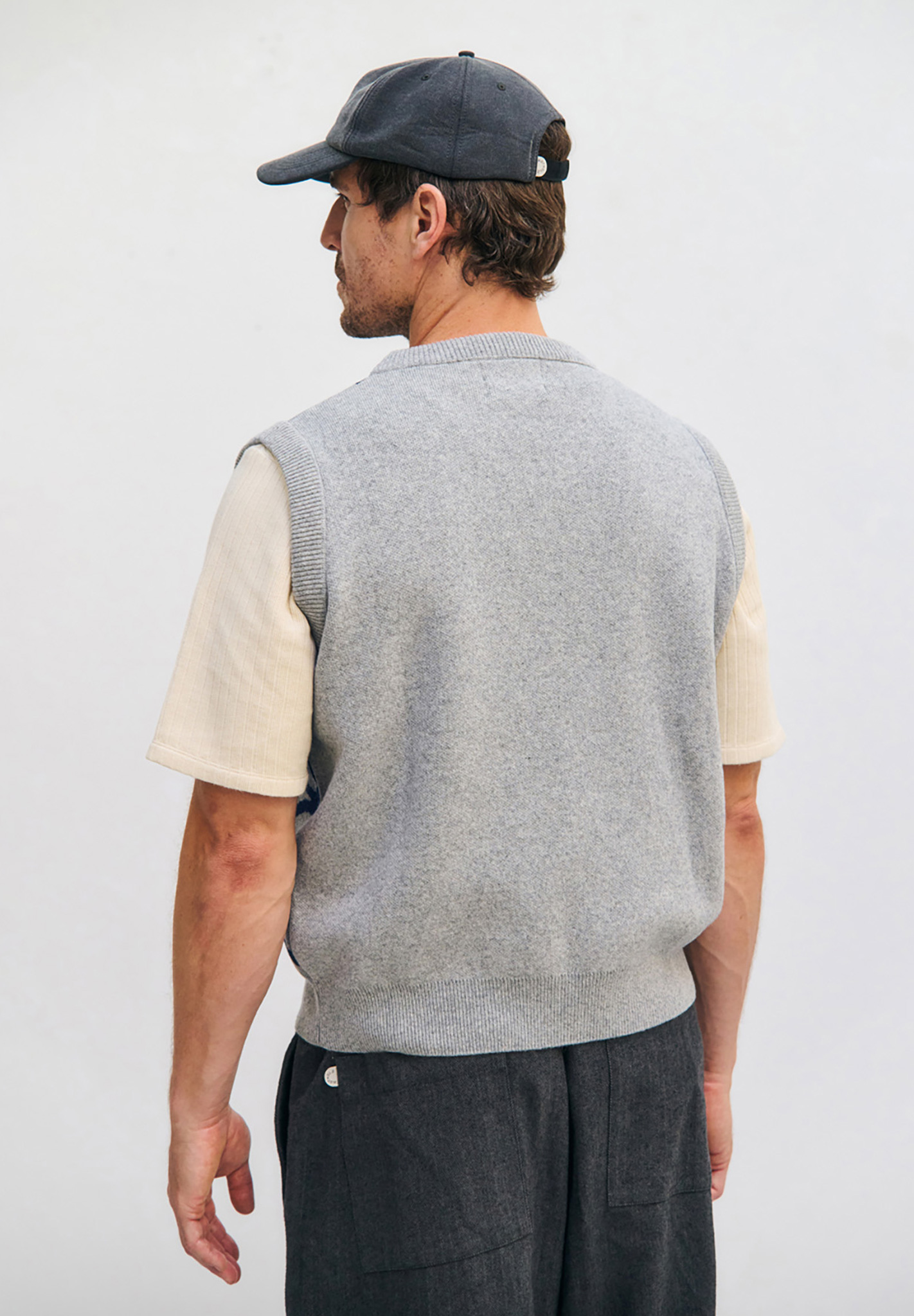 ROTHOLZ Knitted Vest Affection Weste, Baseball-Kappe, Mütze, Hut, Person