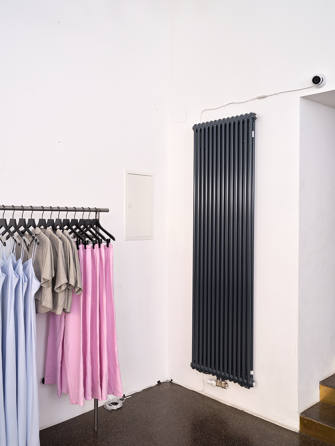 Kleiderständer, Kleiderstange, Hemdblusen, Röcke, Garderobe
