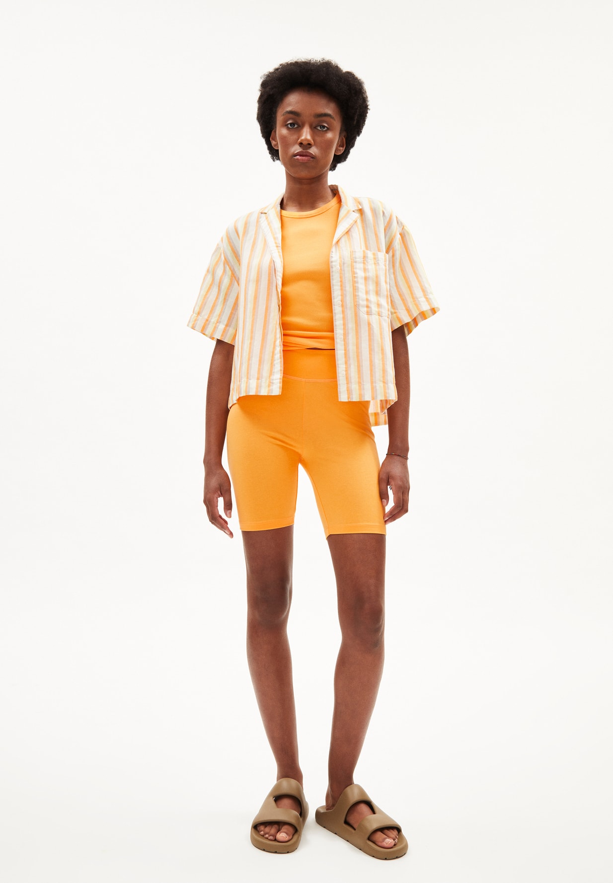 ARMEDANGELS Nedaa Solid Shorts mangorange ARMEDANGELS Nedaa Solid Shorts mangorange