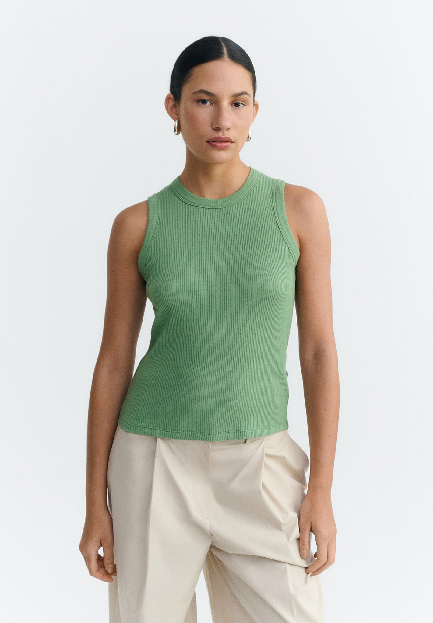 Person, Kleidung, Tanktop, Weste, Gesicht