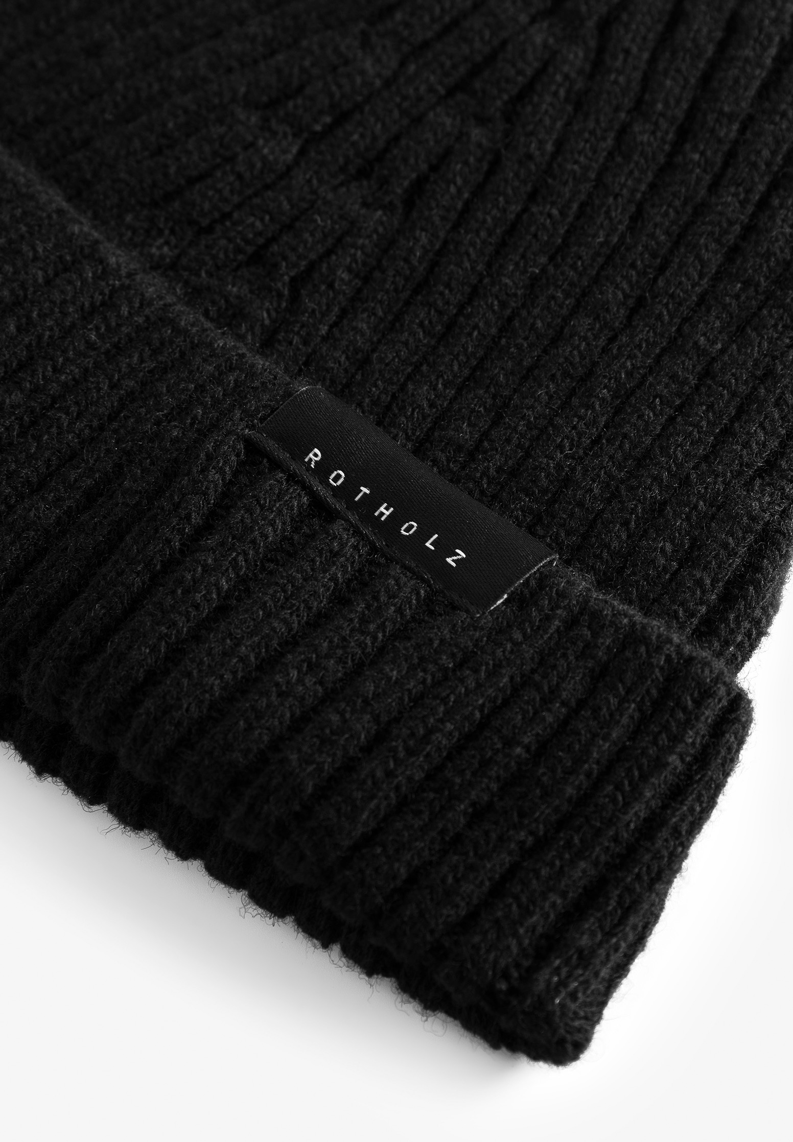 ROTHOLZ Cropped Ribbed Beanie