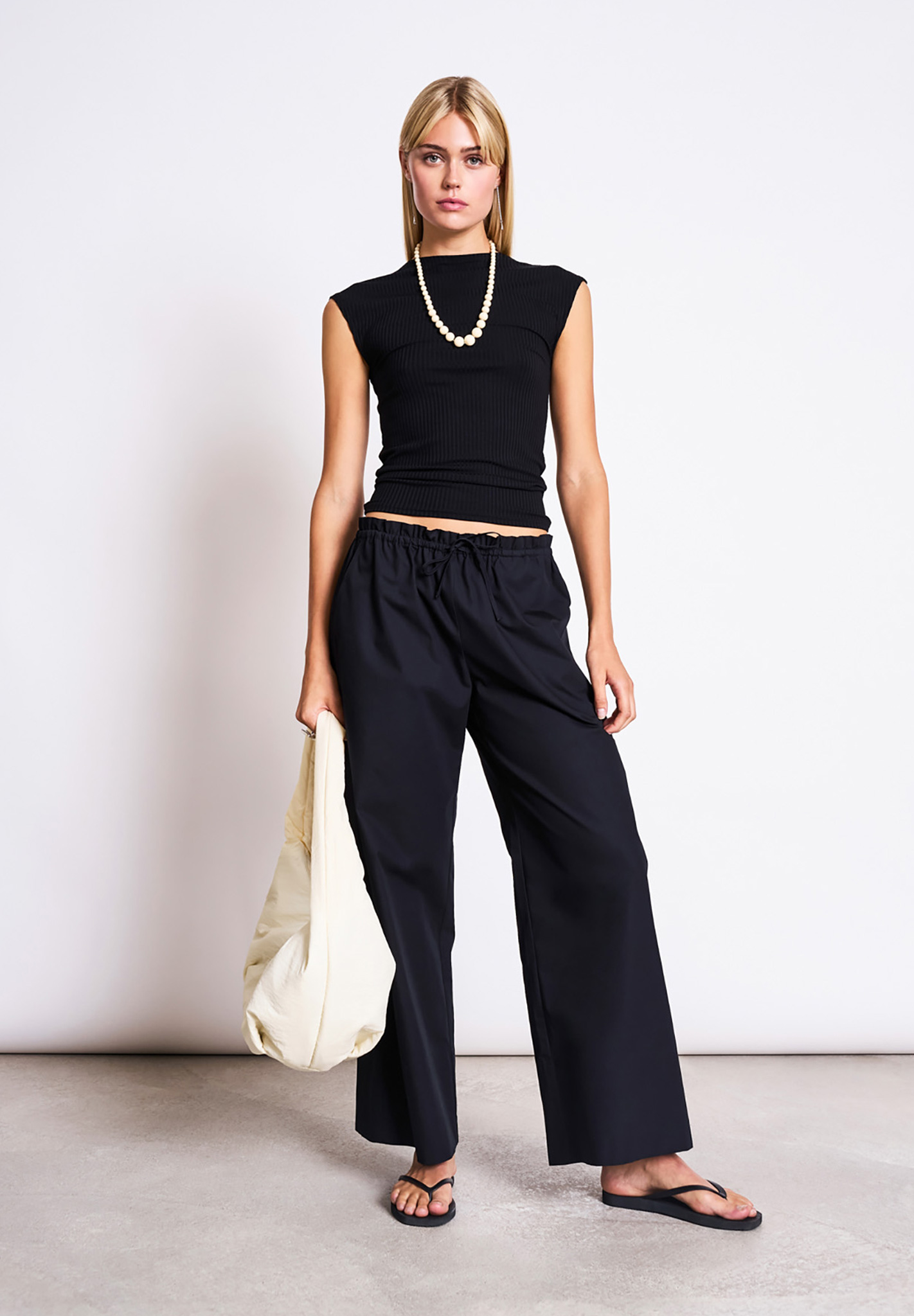 Hosen, Bluse, Kleid, Person, Frau