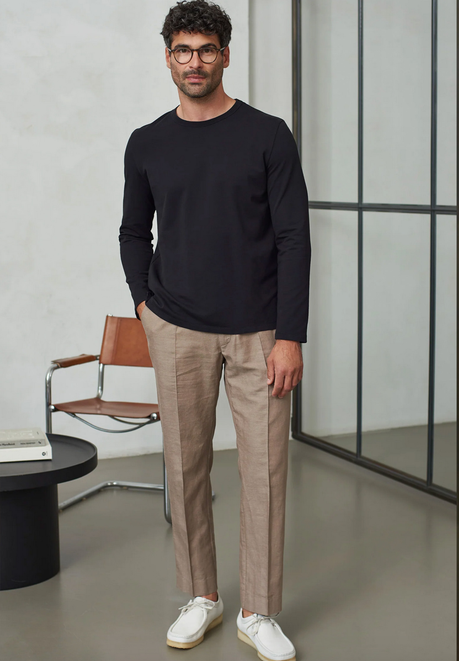 ABOUT COMPANIONS Lars Jumper Eco Person, Stehend, Hosen, Erwachsener, Mann