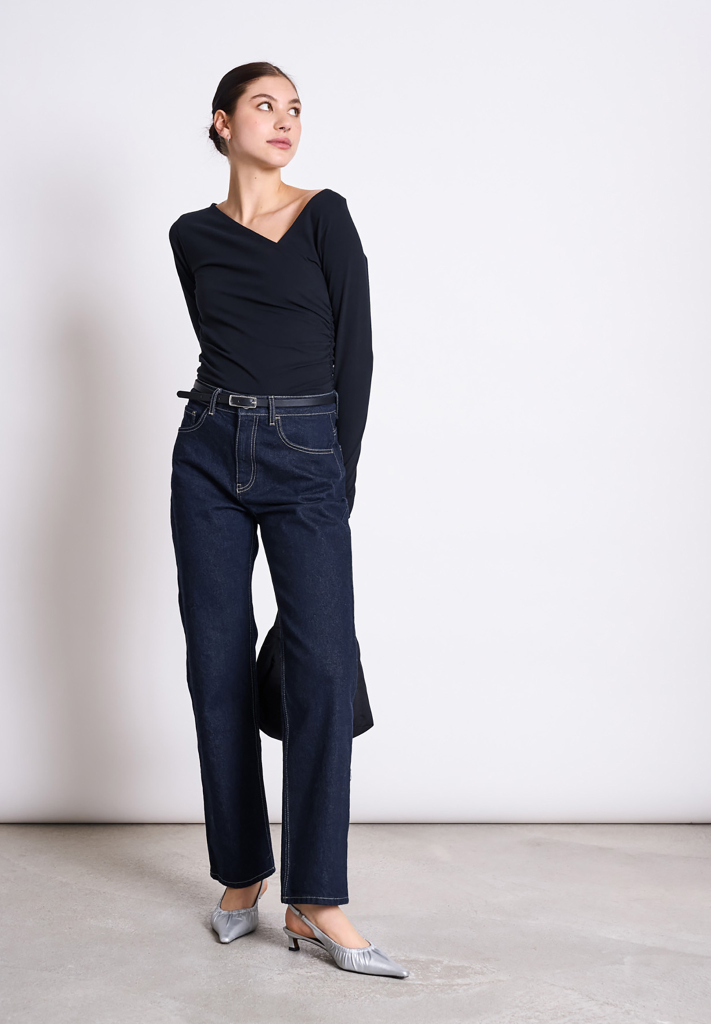 JAN 'N JUNE Asymmetrical Longsleeve Casma Bekleidung, Hosen, Jeans, Person