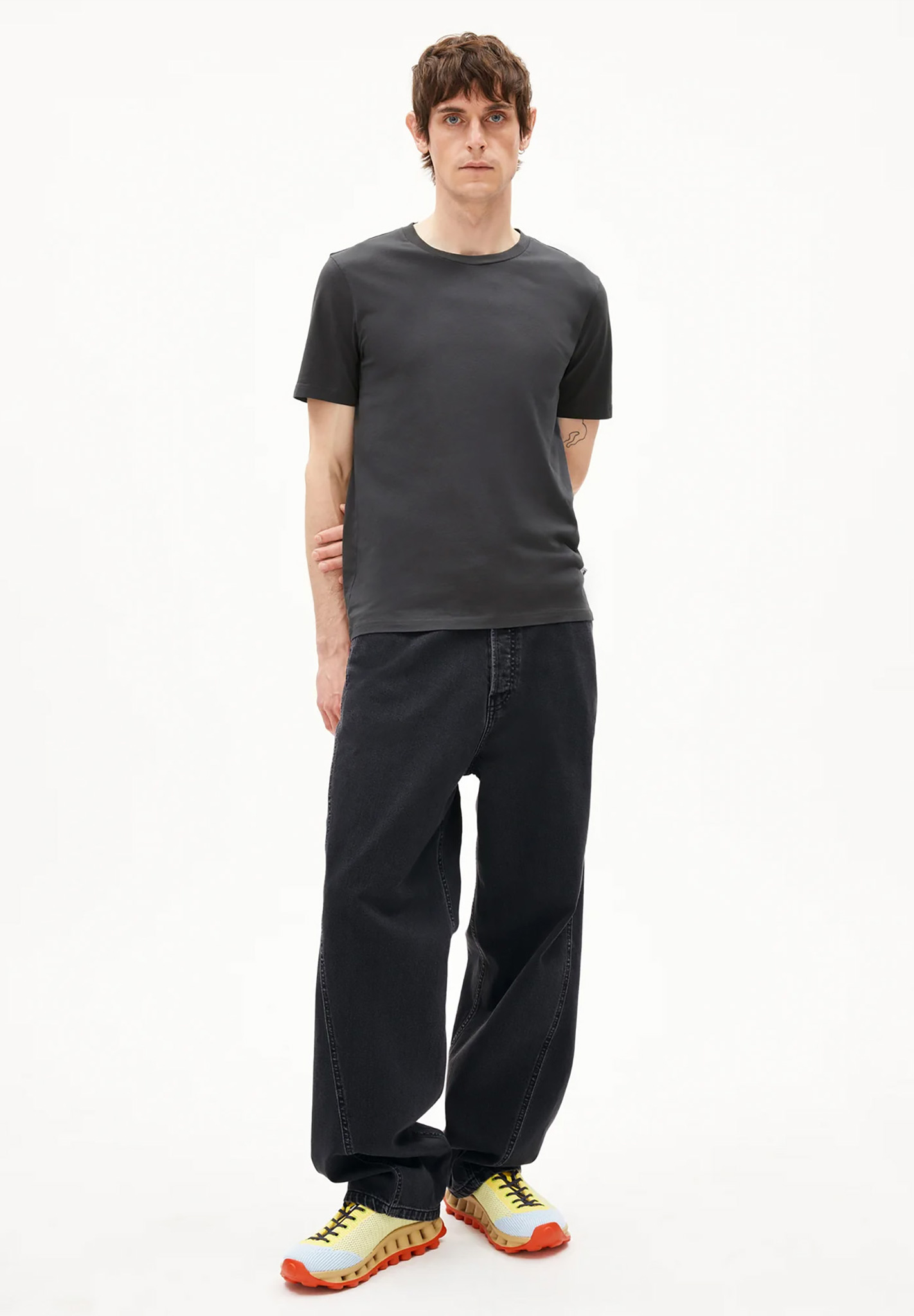 Hosen, T-shirt, Person, Stehend, Schuh