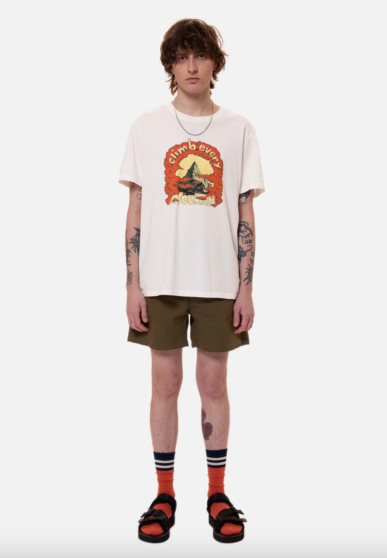 NUDIE JEANS T-Shirt Roy Every Mountain T-shirt, Kurze Hose, Junge, Person, Jugendlich