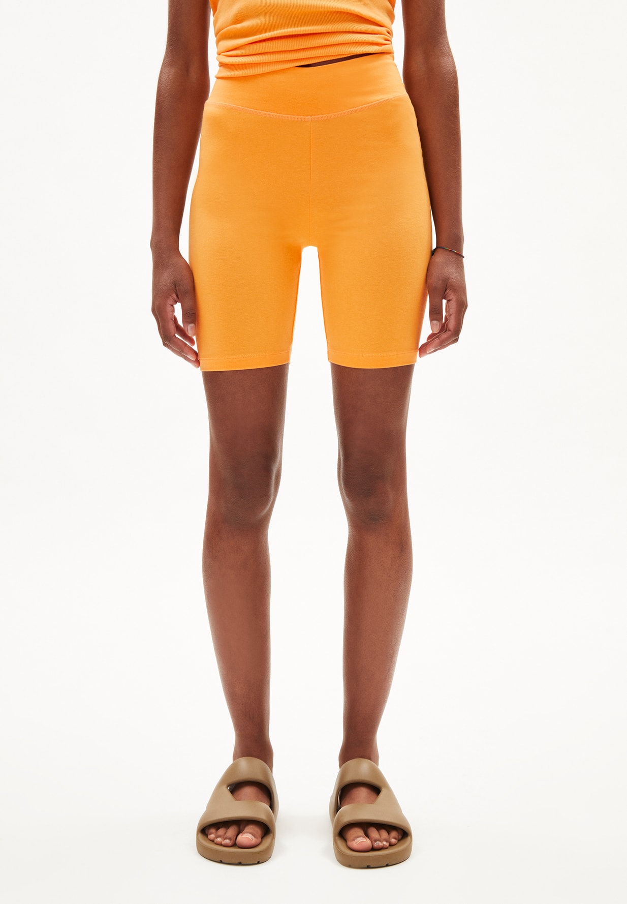 ARMEDANGELS Nedaa Solid Shorts mangorange ARMEDANGELS Nedaa Solid Shorts mangorange