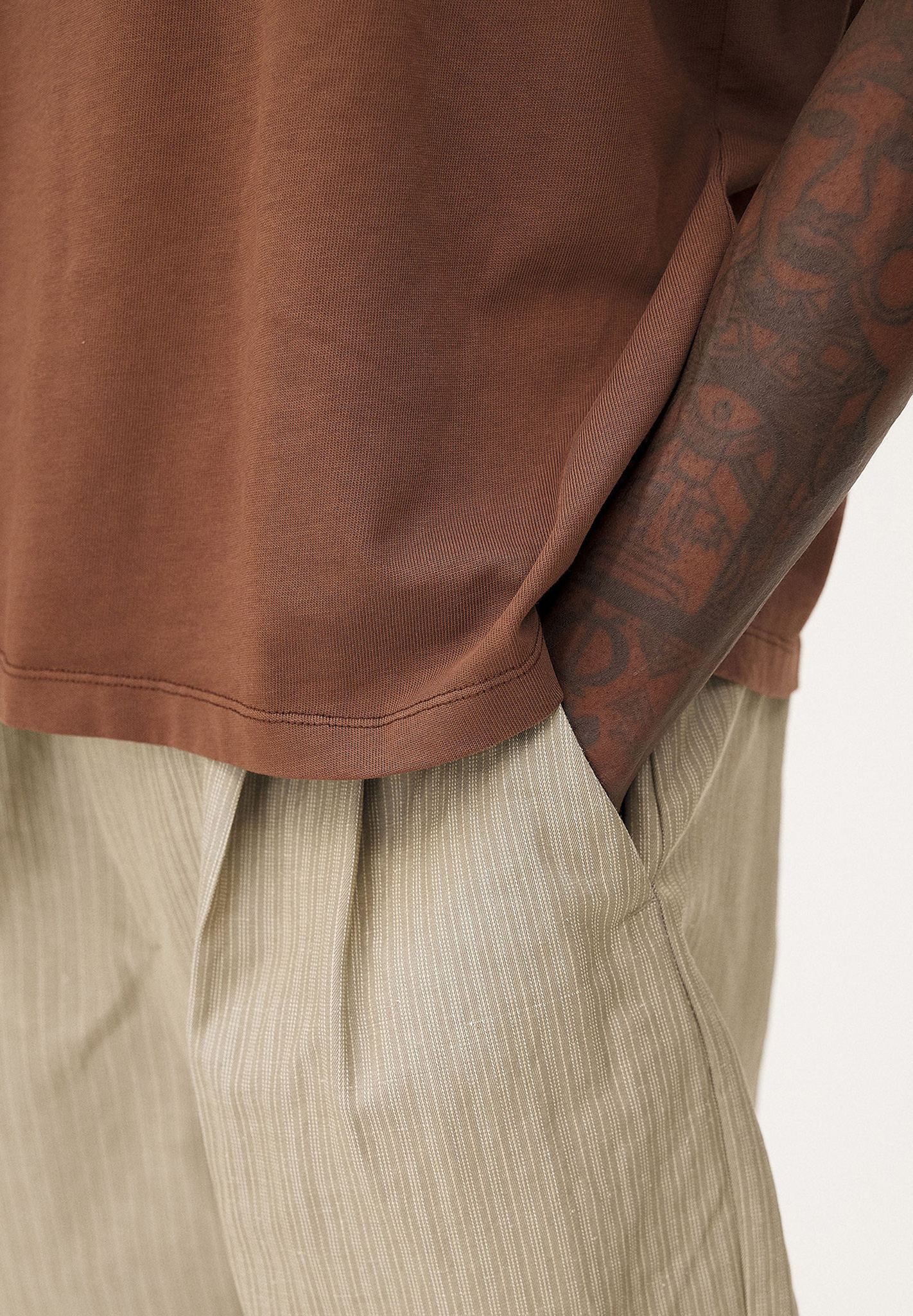 t-shirt, cotton, rust, hem, brown