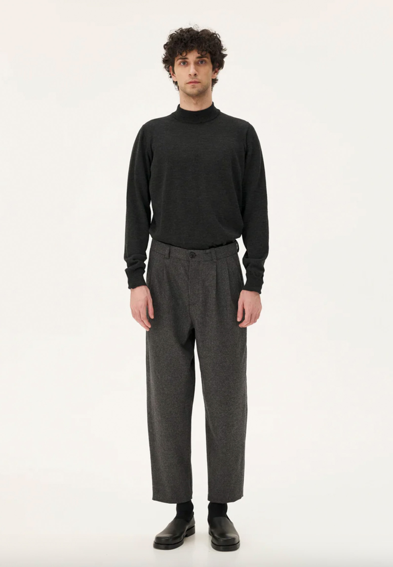 NOYOCO Pants Cambridge Hosen, Langarm, Person, Stehend, Anzug