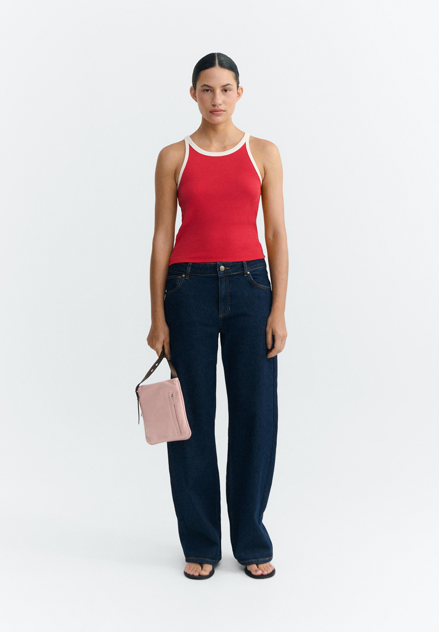Tanktop, Roter Tanktop, Weißer Rand, Jeanshose, Minibag