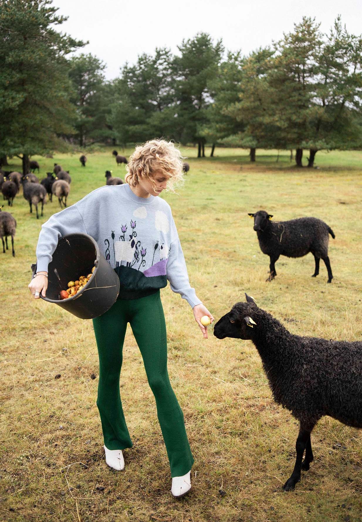 WOOLISH Happy Sheep Merino Sweater L