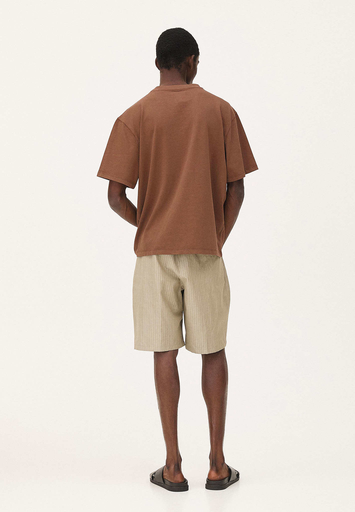 T-Shirt, Oversized, Shorts, Beige Shorts, Brauner Oberteil