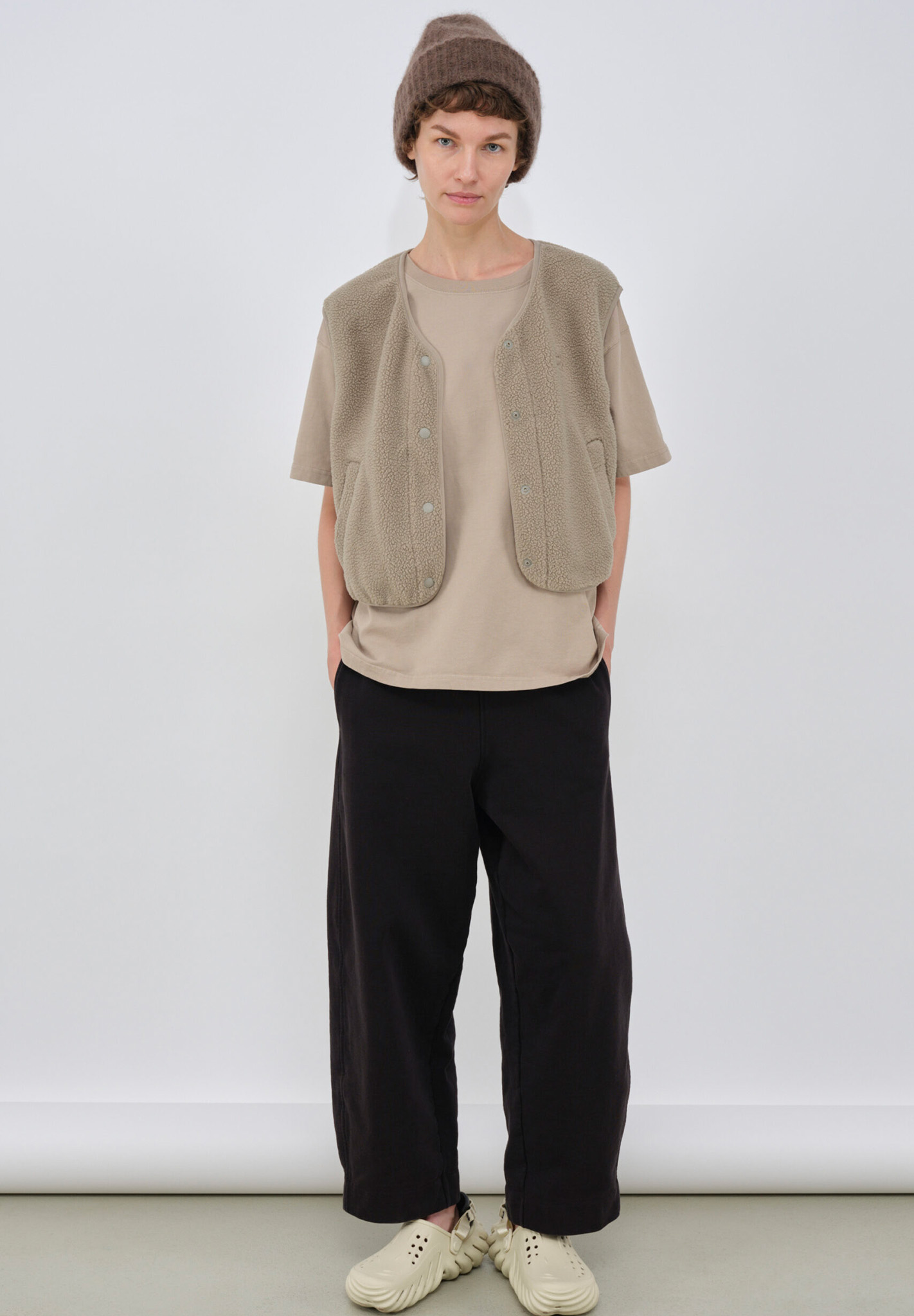 EMBASSY OF BRICKS AND LOGS Fleece Vest Belva Leinen, Bluse, Junge, Person, Jugendlich