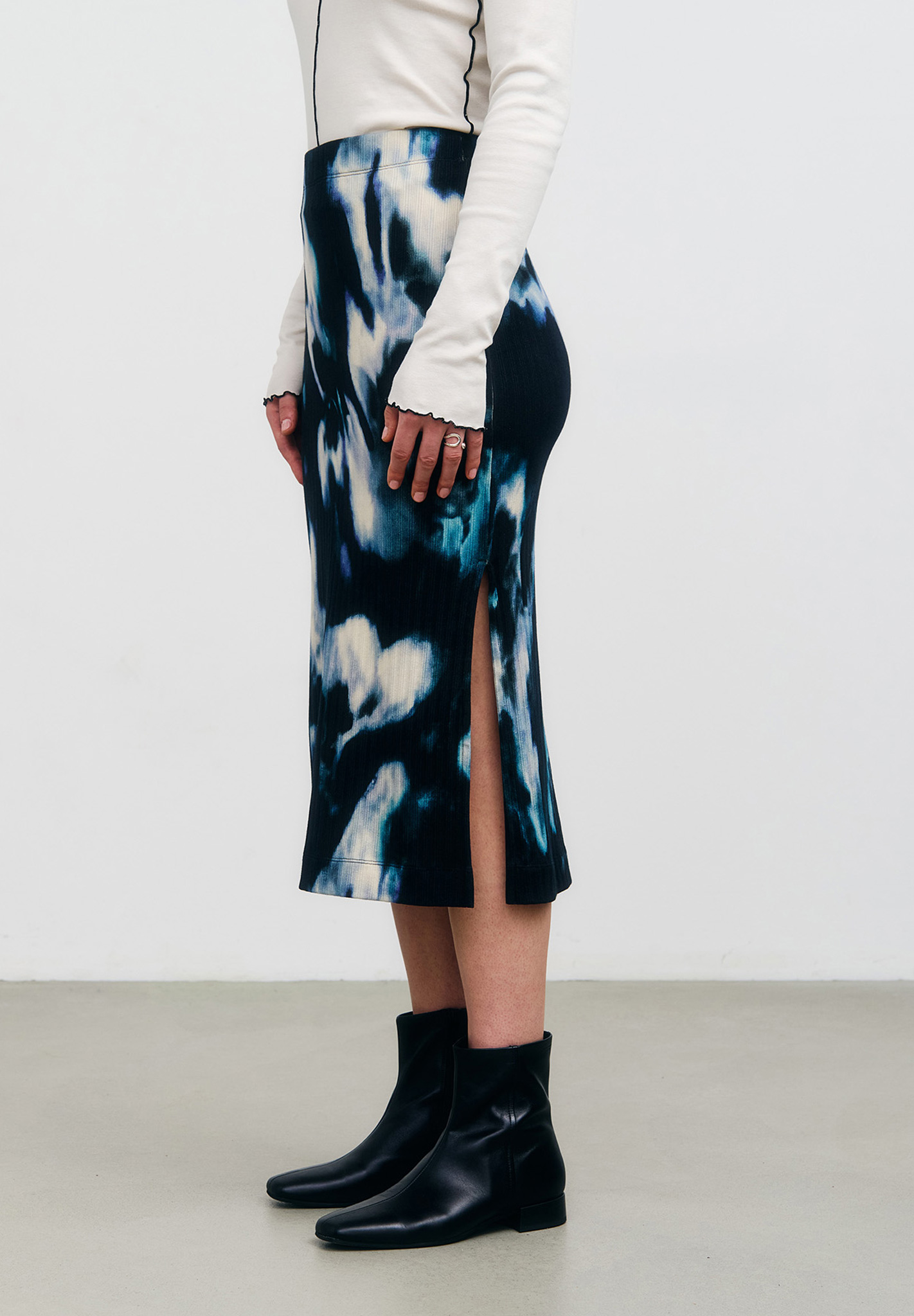 Tie-dye, Skirt, Midi, Split-slit, Boots